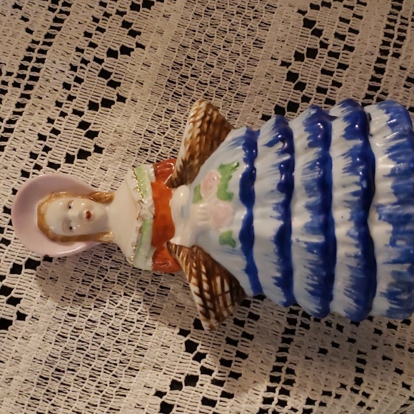 VINTAGE Girl With Baskets Figurine, Double Bud Vase, Made In Japan - Picture 3 of 6